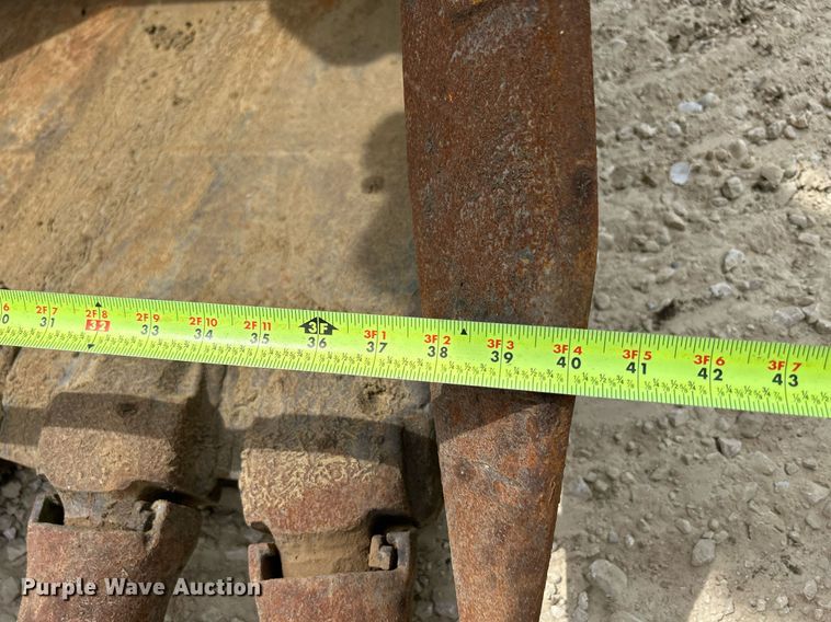 image for item DQ0871 2003 Kobelco SK115SRDZ  excavator