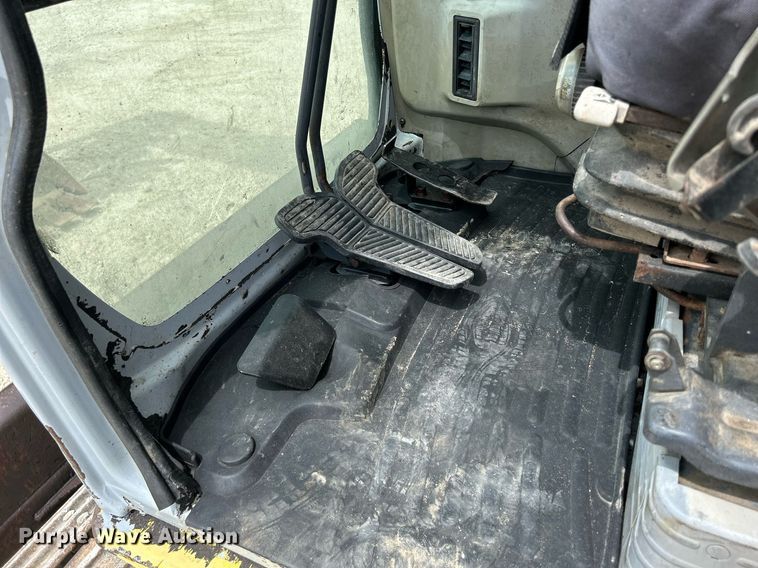 image for item DQ0871 2003 Kobelco SK115SRDZ  excavator