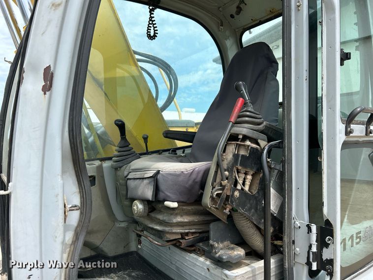 image for item DQ0871 2003 Kobelco SK115SRDZ  excavator