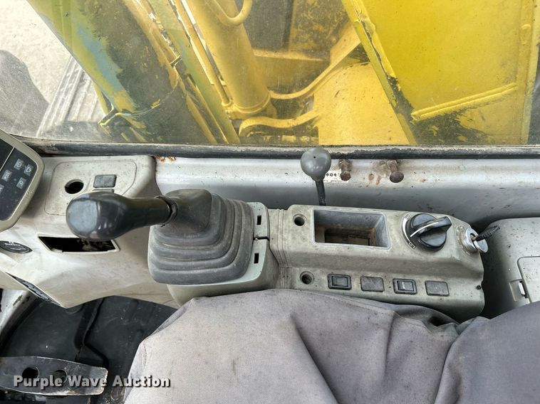 image for item DQ0871 2003 Kobelco SK115SRDZ  excavator