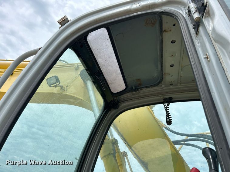 image for item DQ0871 2003 Kobelco SK115SRDZ  excavator