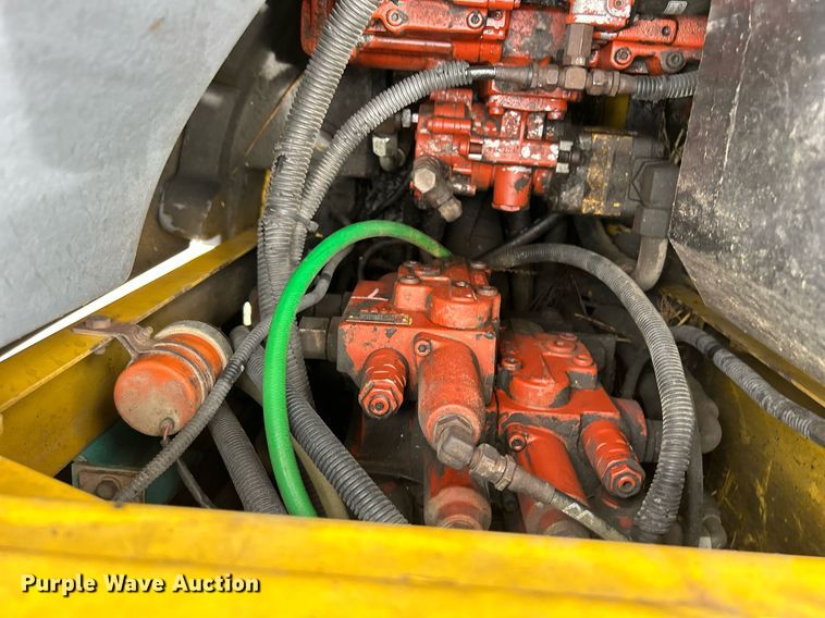 image for item DQ0871 2003 Kobelco SK115SRDZ  excavator