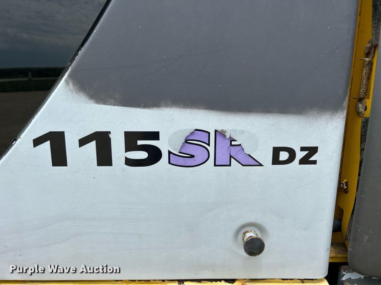 image for item DQ0871 2003 Kobelco SK115SRDZ  excavator