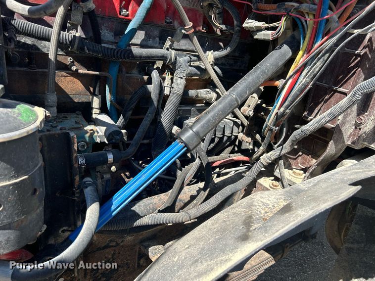 image for item DQ0893 2000 International 5600i  dump truck