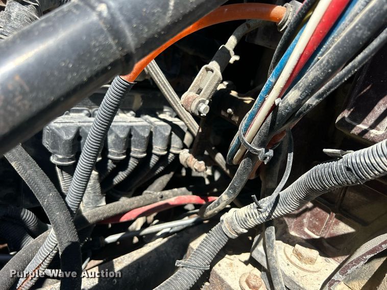 image for item DQ0893 2000 International 5600i  dump truck