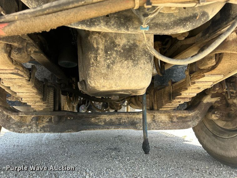 image for item DQ0893 2000 International 5600i  dump truck