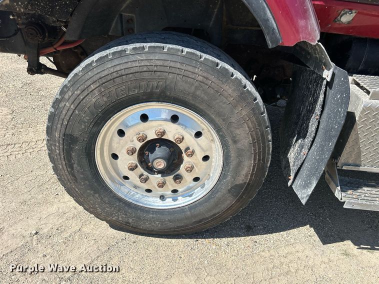 image for item DQ0893 2000 International 5600i  dump truck