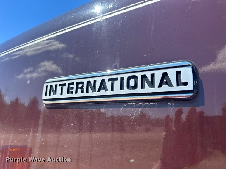 image for item DQ0893 2000 International 5600i  dump truck