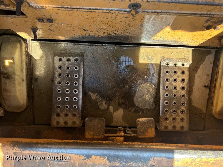 image for item DQ0894 Case 1845C  skid steer loader