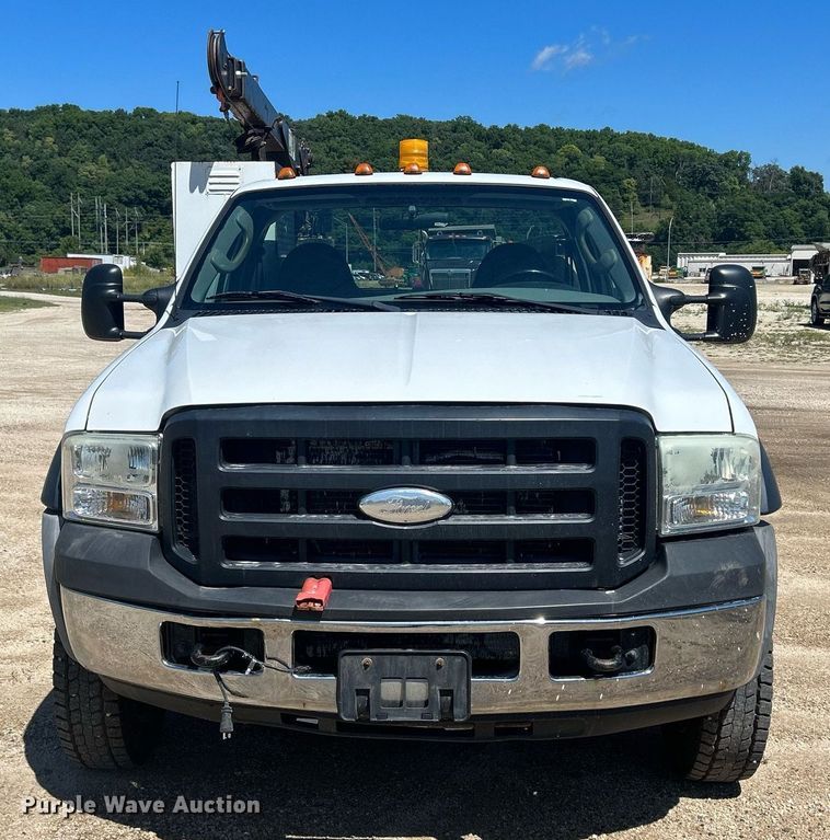 image for item DQ0895 2007 Ford F450 Super Duty  utility / service truck