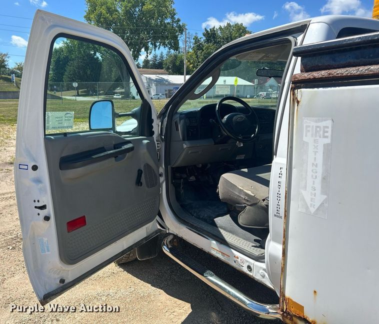 image for item DQ0895 2007 Ford F450 Super Duty  utility / service truck