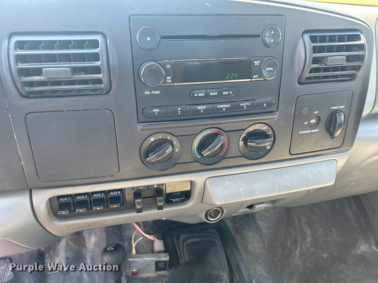 image for item DQ0895 2007 Ford F450 Super Duty  utility / service truck