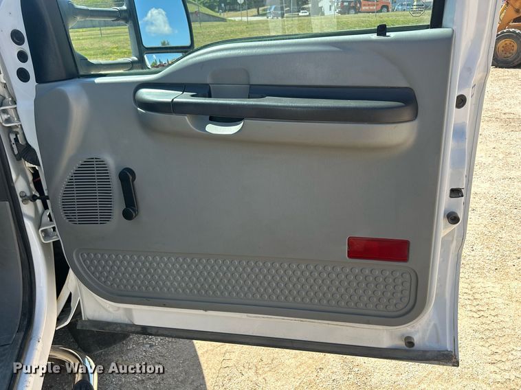 image for item DQ0895 2007 Ford F450 Super Duty  utility / service truck