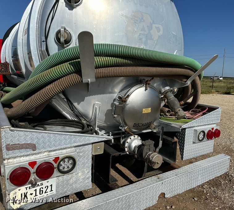 image for item DQ1339 2008 International  WorkStar 7400 vacuum truck