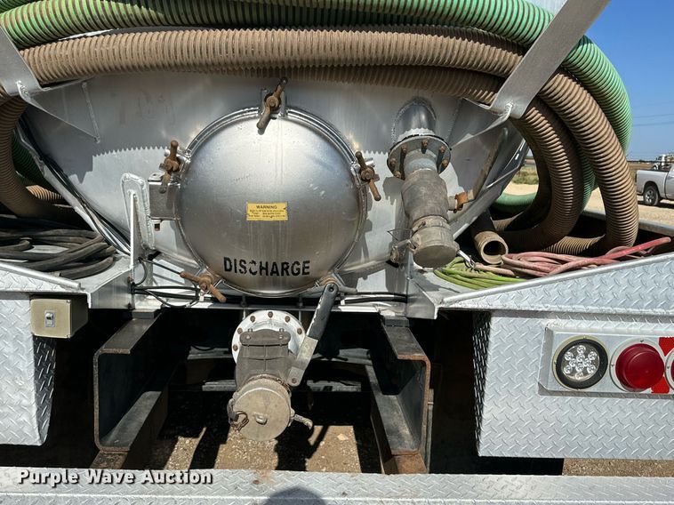 image for item DQ1339 2008 International  WorkStar 7400 vacuum truck