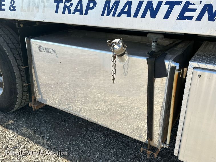 image for item DQ1339 2008 International  WorkStar 7400 vacuum truck