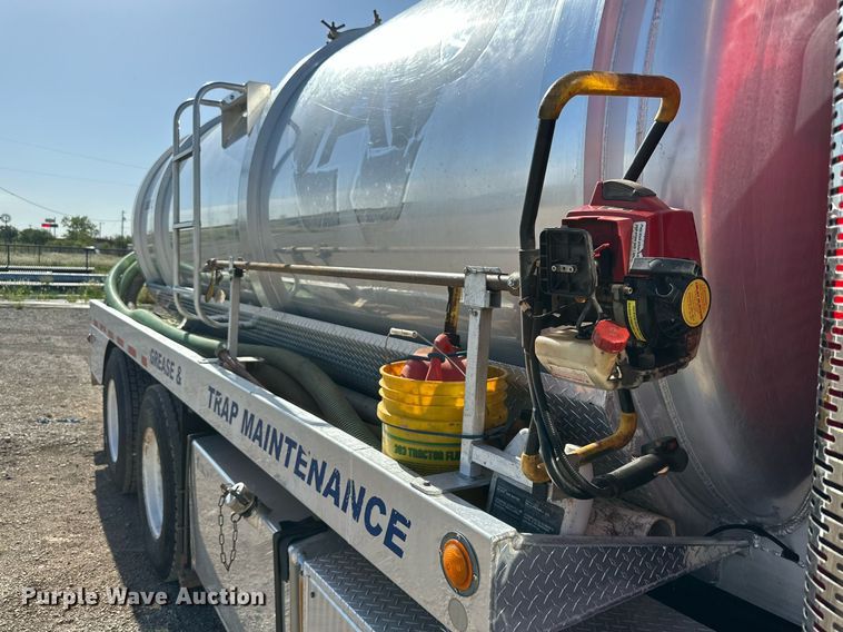 image for item DQ1339 2008 International  WorkStar 7400 vacuum truck