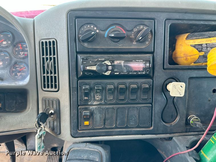 image for item DQ1339 2008 International  WorkStar 7400 vacuum truck