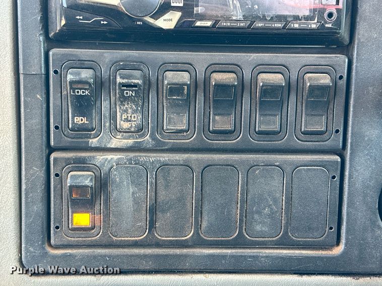 image for item DQ1339 2008 International  WorkStar 7400 vacuum truck