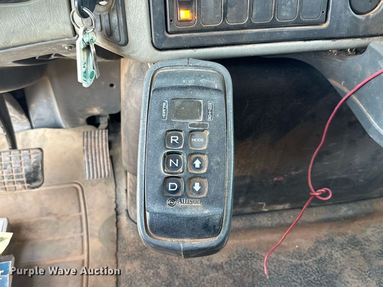 image for item DQ1339 2008 International  WorkStar 7400 vacuum truck