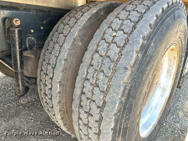 image for item DQ1339 2008 International  WorkStar 7400 vacuum truck