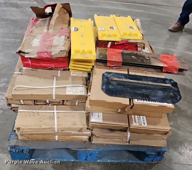 image for item DQ1802 Concrete trowel blades