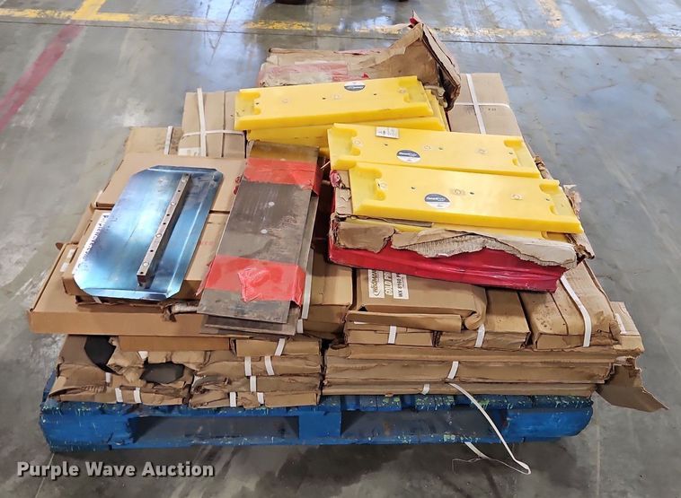 image for item DQ1802 Concrete trowel blades