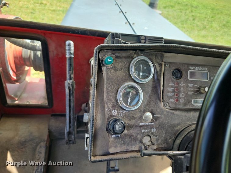 image for item DQ1825 1984 Versatile 835  tractor