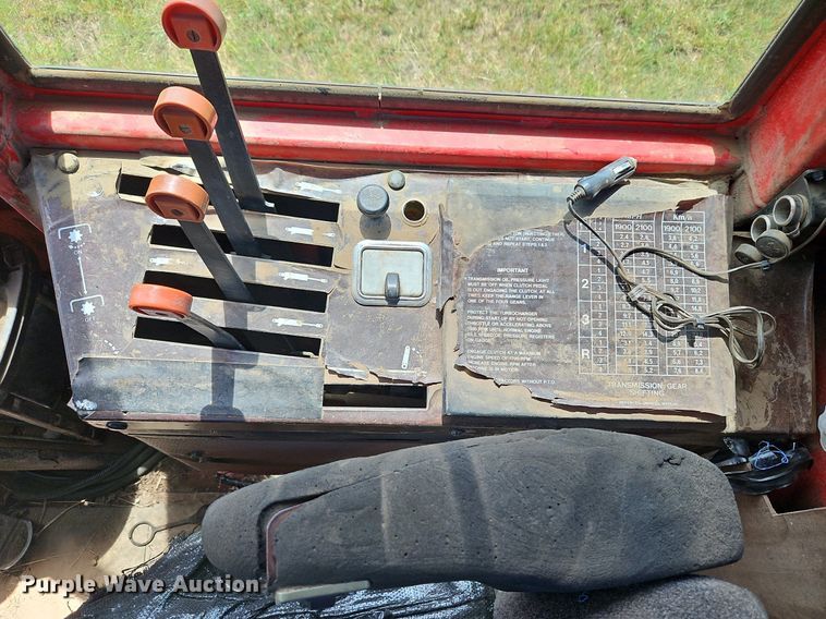 image for item DQ1825 1984 Versatile 835  tractor