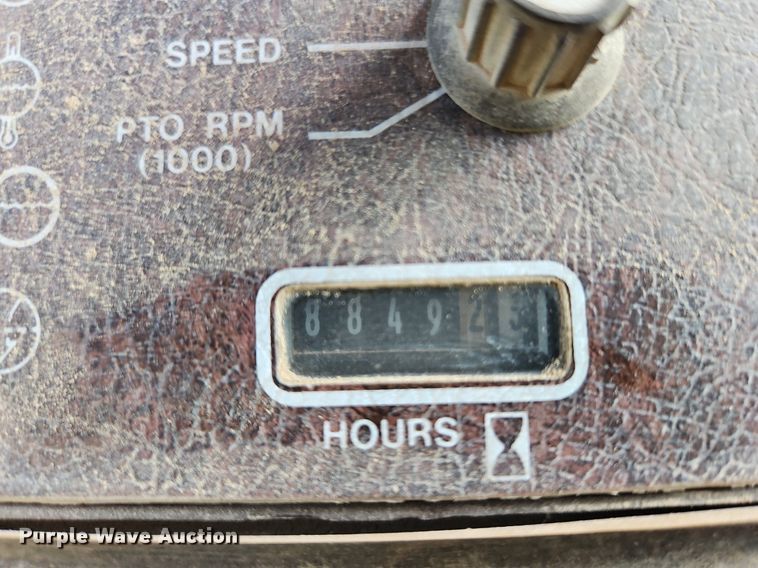 image for item DQ1825 1984 Versatile 835  tractor