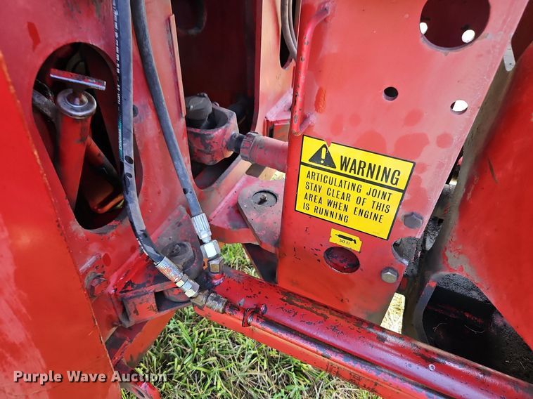 image for item DQ1825 1984 Versatile 835  tractor