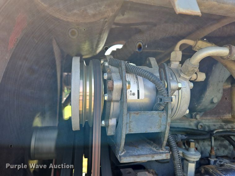 image for item DQ1825 1984 Versatile 835  tractor