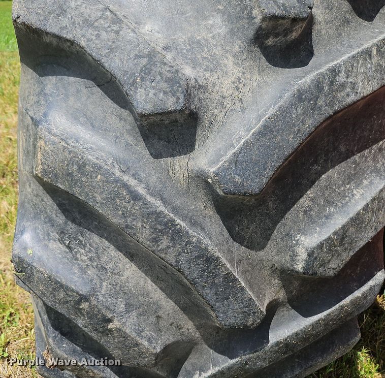 image for item DQ1825 1984 Versatile 835  tractor