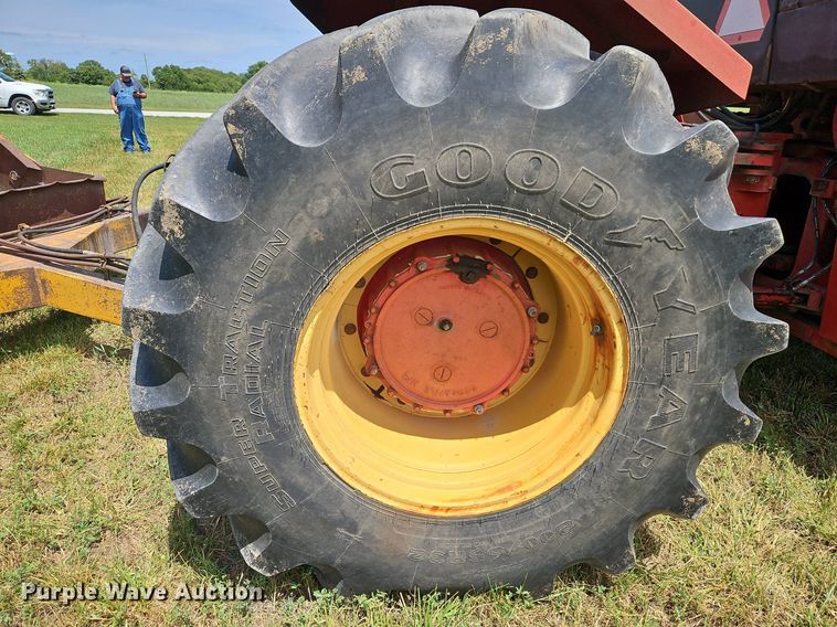 image for item DQ1825 1984 Versatile 835  tractor