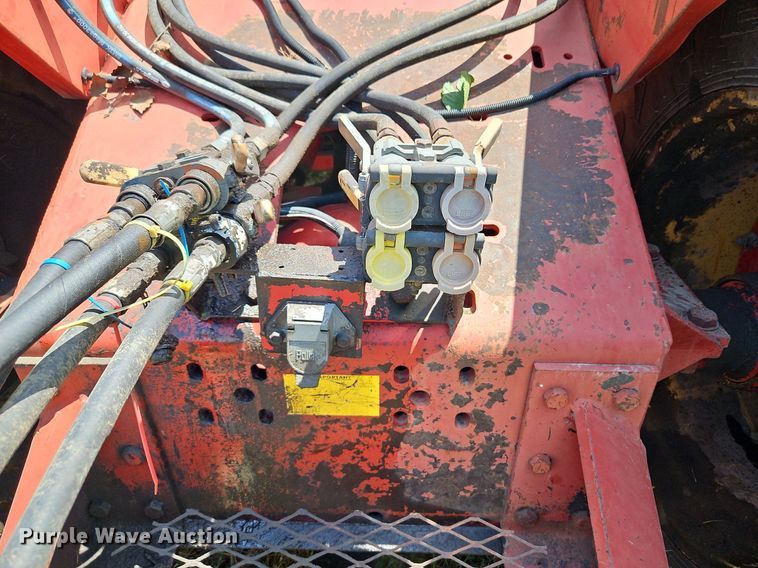 image for item DQ1825 1984 Versatile 835  tractor