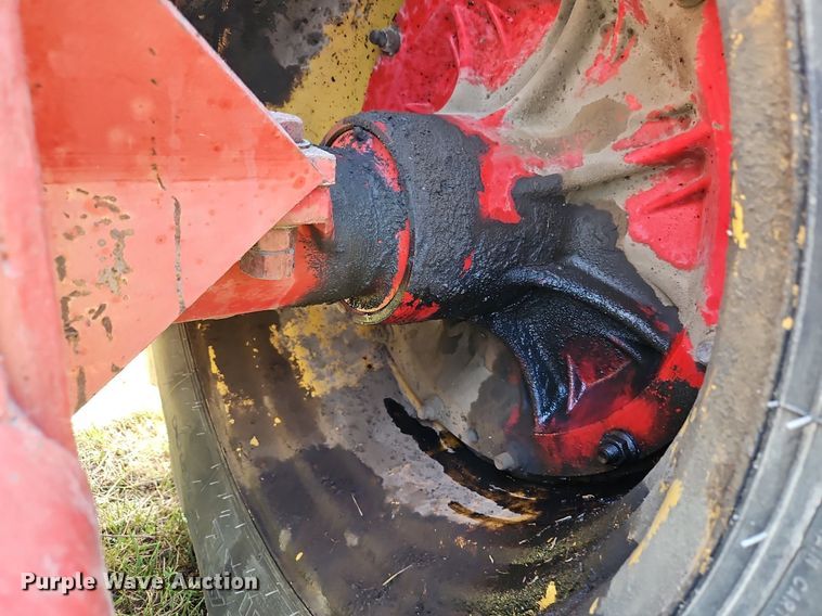 image for item DQ1825 1984 Versatile 835  tractor