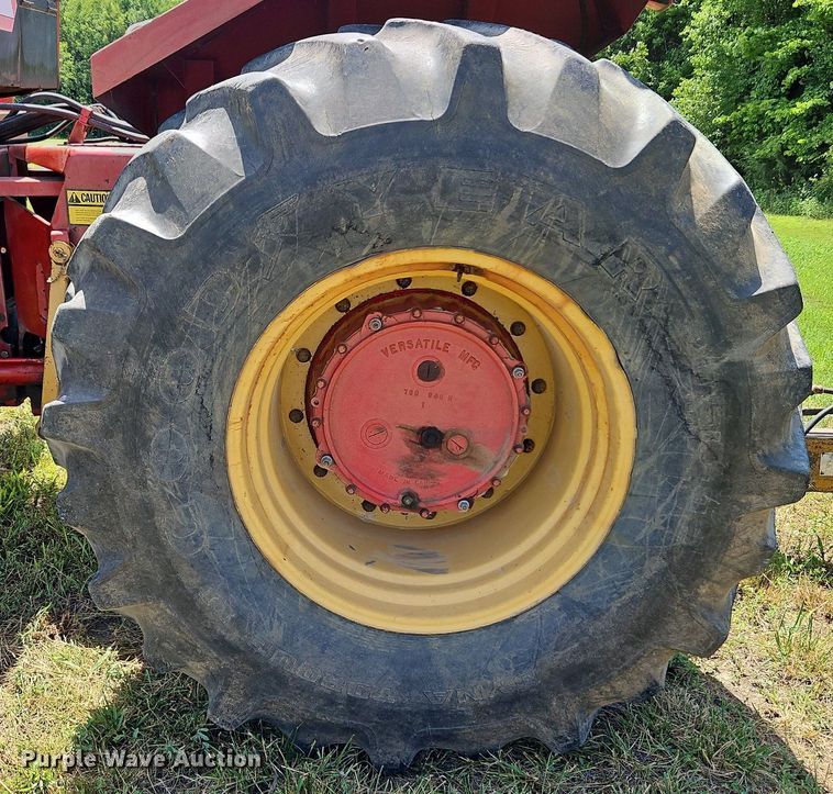 image for item DQ1825 1984 Versatile 835  tractor