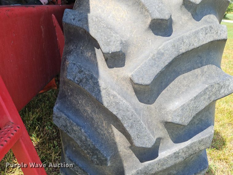 image for item DQ1825 1984 Versatile 835  tractor