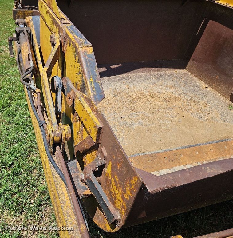 image for item DQ1827 Soil Mover 7521  scraper