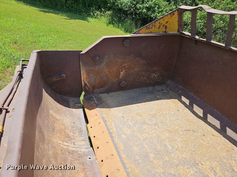 image for item DQ1827 Soil Mover 7521  scraper