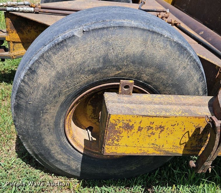 image for item DQ1827 Soil Mover 7521  scraper