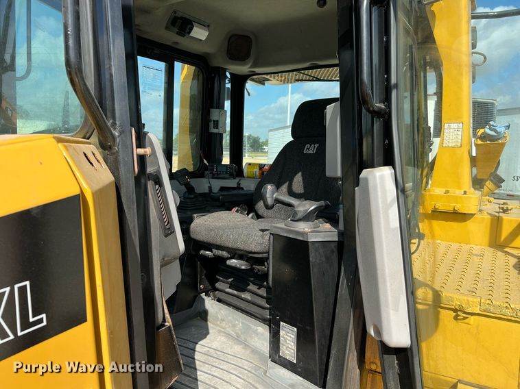 image for item DQ2127 2019 Caterpillar D6T XL  dozer