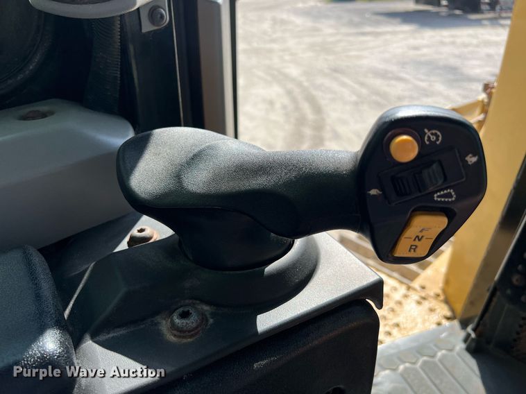 image for item DQ2127 2019 Caterpillar D6T XL  dozer