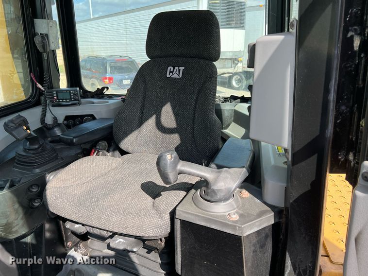 image for item DQ2127 2019 Caterpillar D6T XL  dozer