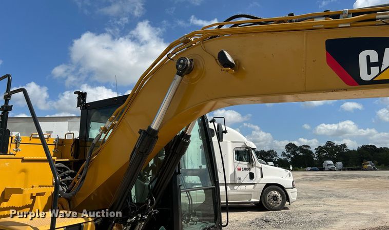 image for item DQ2128 2020 Caterpillar 313F L  excavator