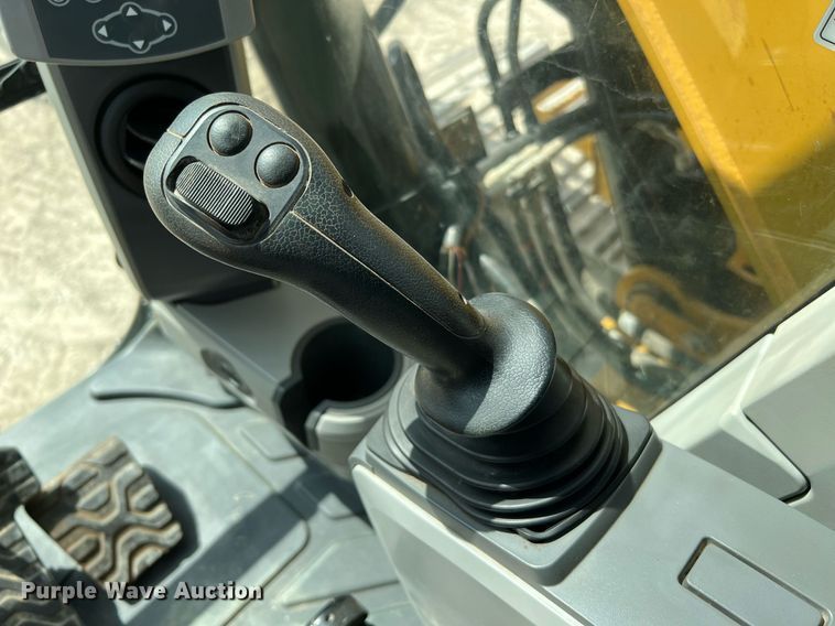 image for item DQ2128 2020 Caterpillar 313F L  excavator