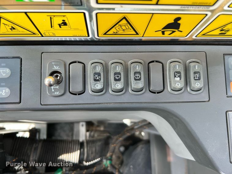 image for item DQ2128 2020 Caterpillar 313F L  excavator