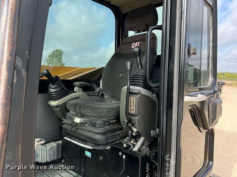 image for item DQ2131 2016 Caterpillar 308E2 CR  mini excavator