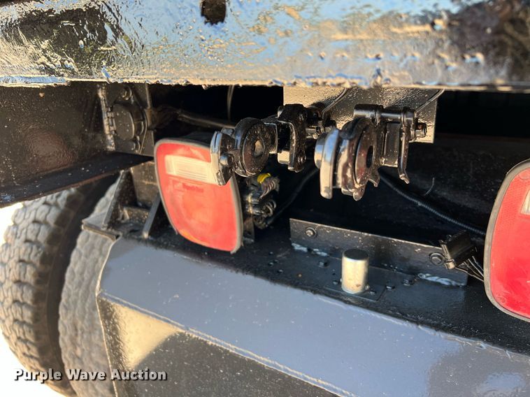 image for item DQ2135 1982 Mack R685ST  dump truck