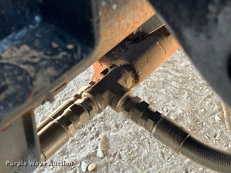 image for item DQ2135 1982 Mack R685ST  dump truck